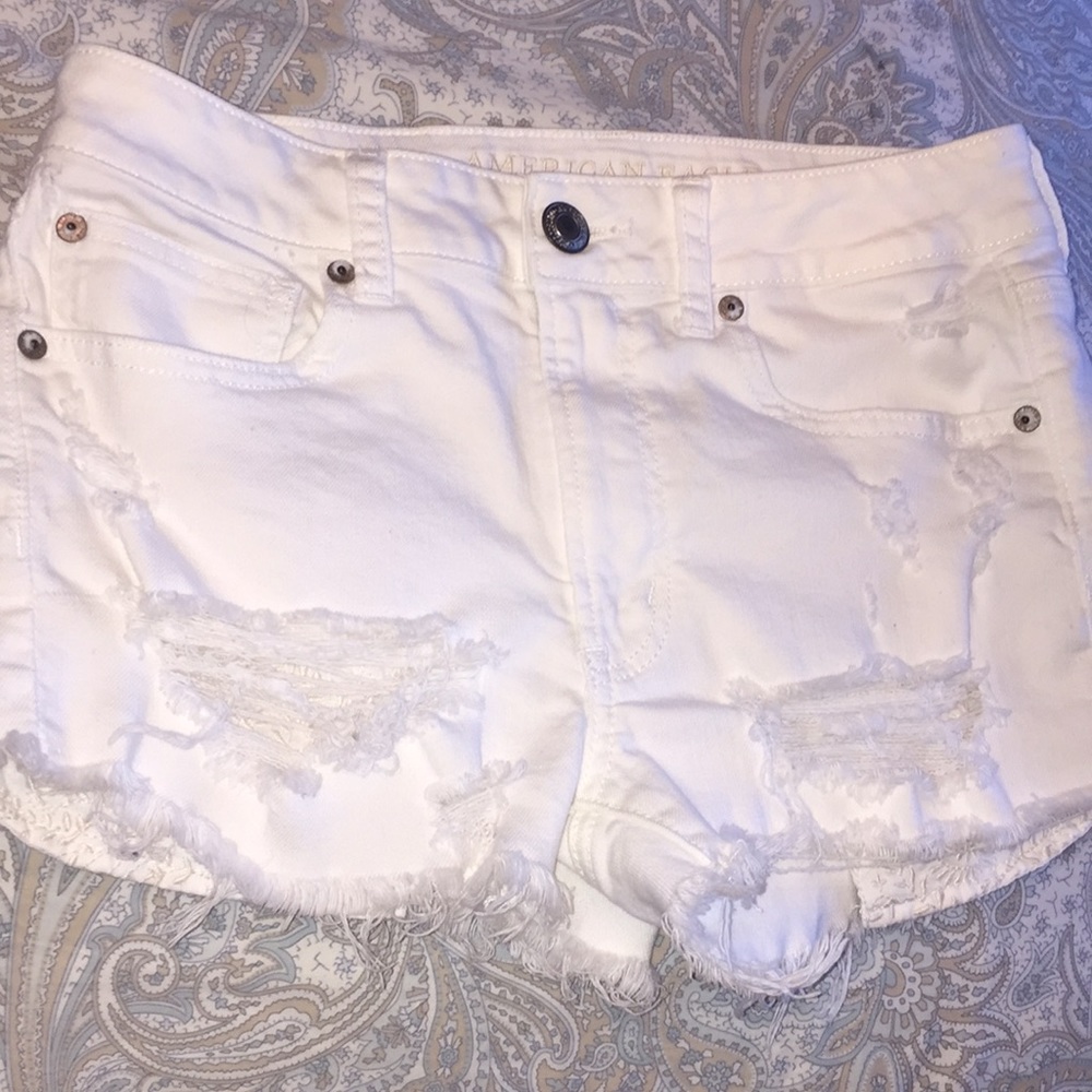 American Eagle size 6 distressed/ripped shorts B6